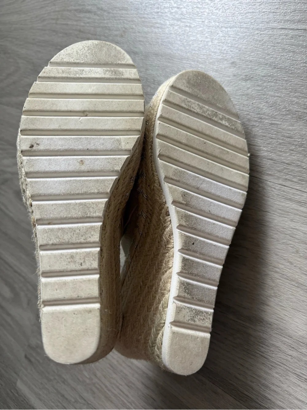 TOMS Beige/Cream Espadrille Wedge Sandals Size 7.5W